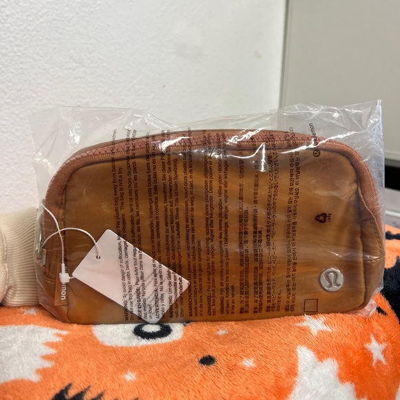 Lululemon Belt Bag 1L - Picture 2 of 3